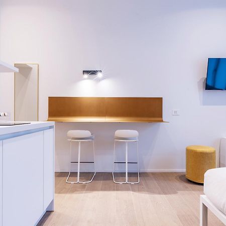 Easyhomes-City Centre Suites Milaan Buitenkant foto