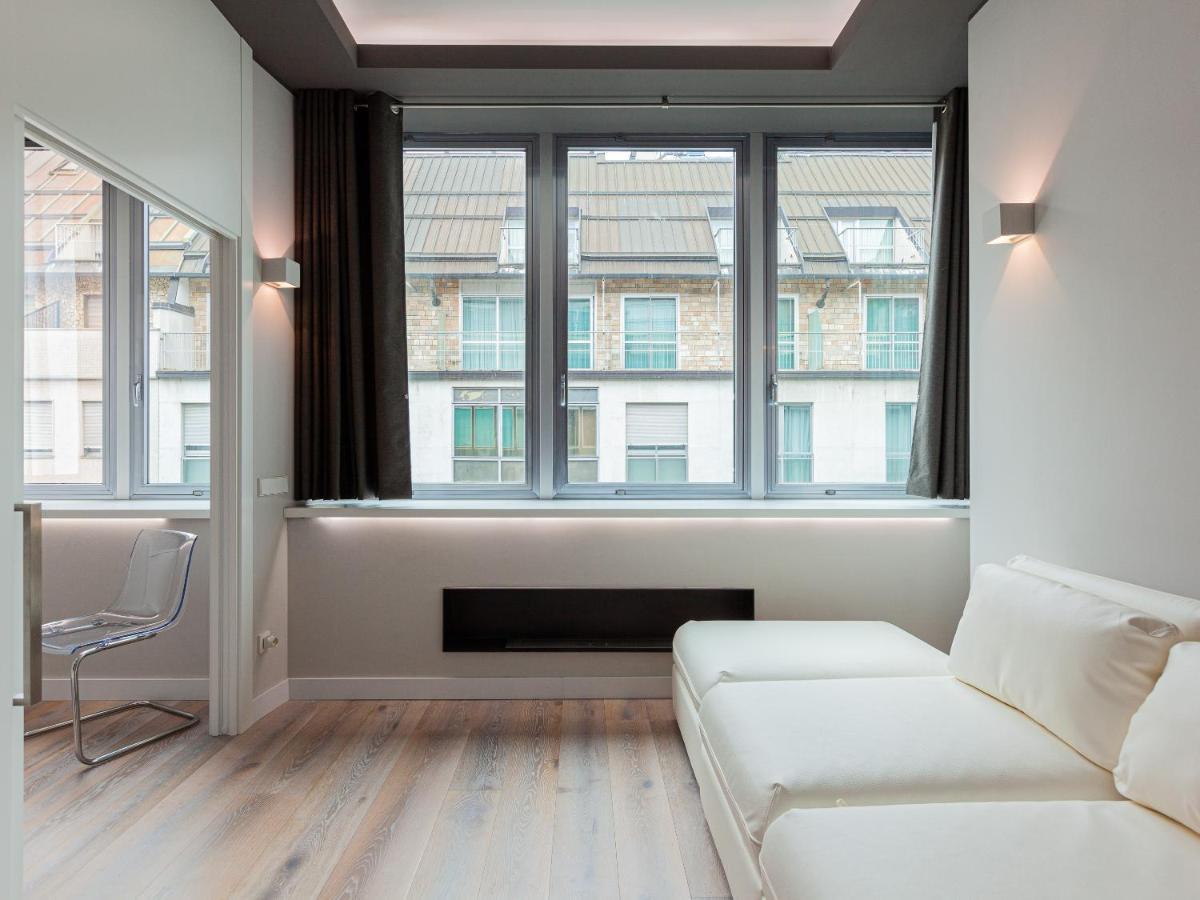 Easyhomes-City Centre Suites Milaan Buitenkant foto