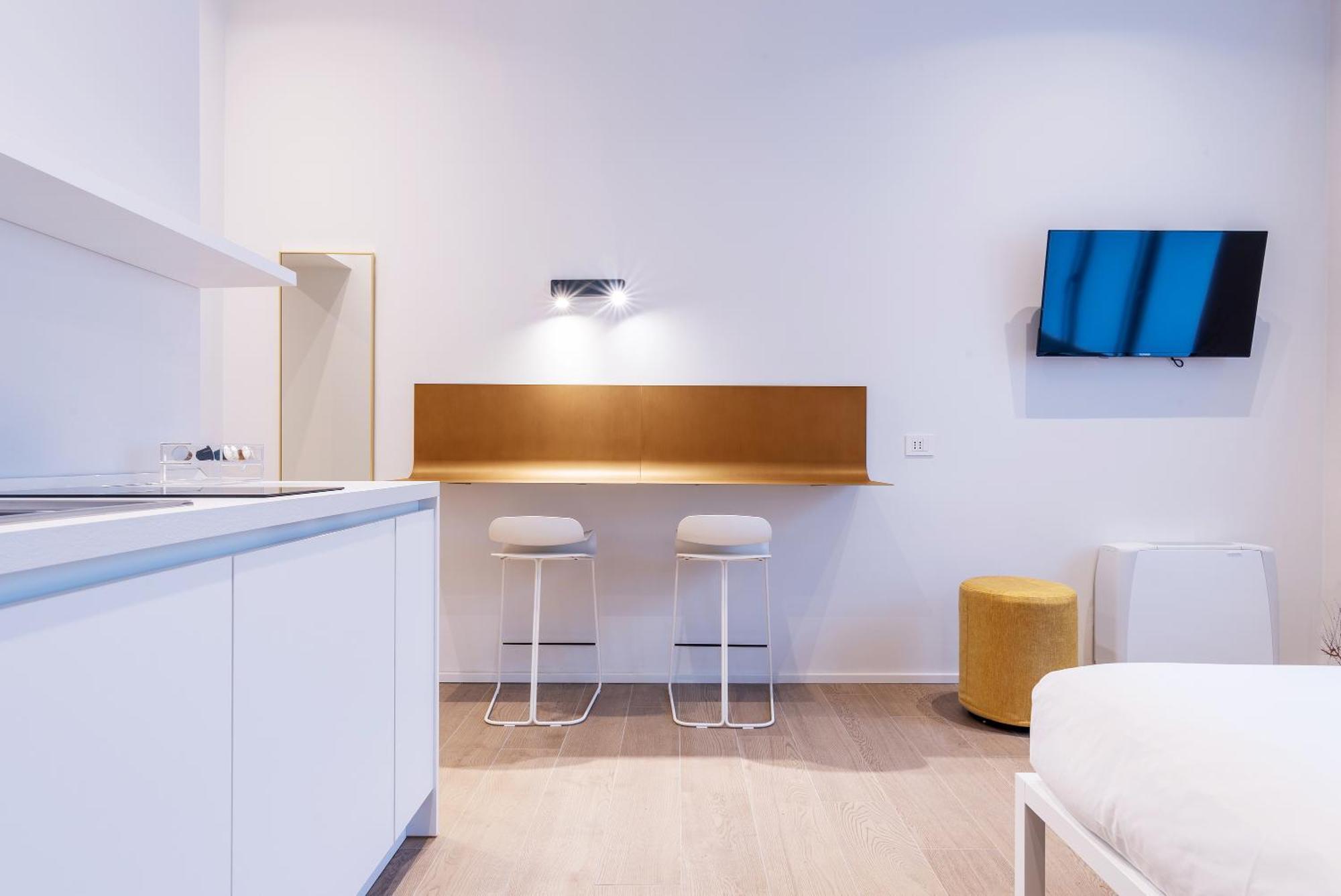 Easyhomes-City Centre Suites Milaan Buitenkant foto