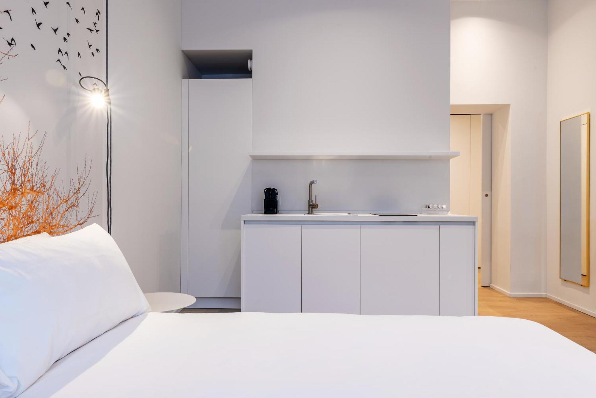 Easyhomes-City Centre Suites Milaan Buitenkant foto