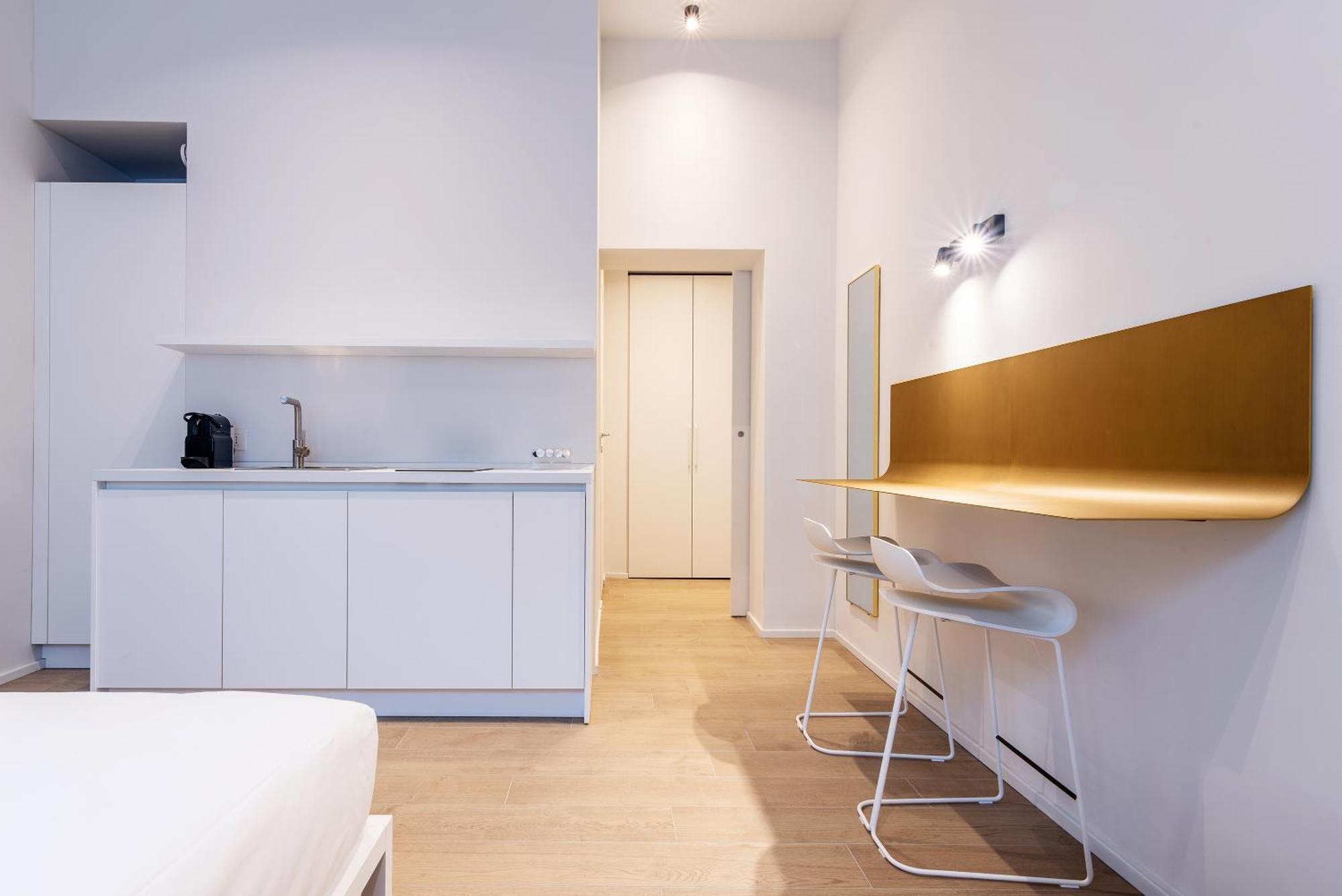 Easyhomes-City Centre Suites Milaan Buitenkant foto